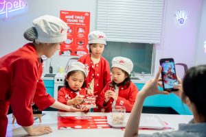 Phụ huynh ghi lại trải nghiệm thú vị của con